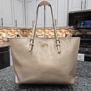 Michael Kors Jet Set Travel Large Saffiano Leather Tote Pale Gold NWT